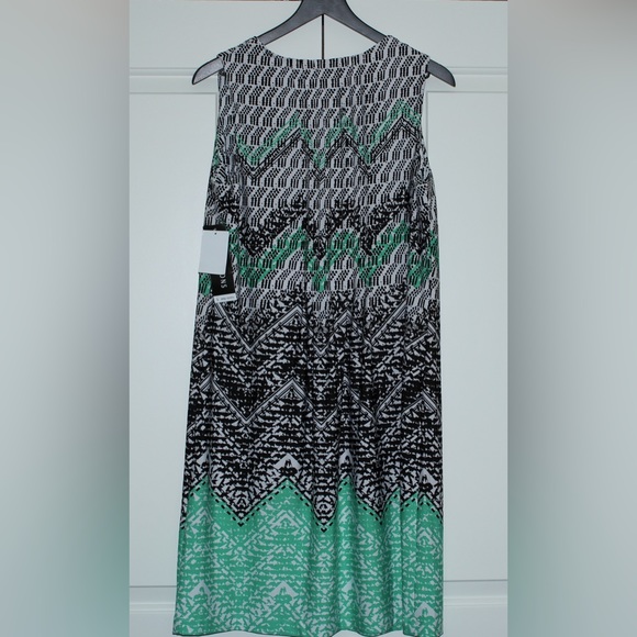 Perceptions Dress - Picture 2 of 6